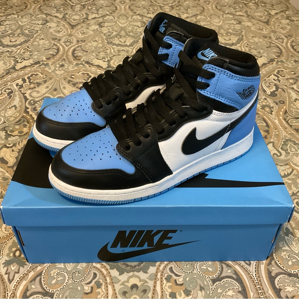 Like New Air Jordan 1 Retro High OG GS FD1437-400 UNC Toe Sz 7Y